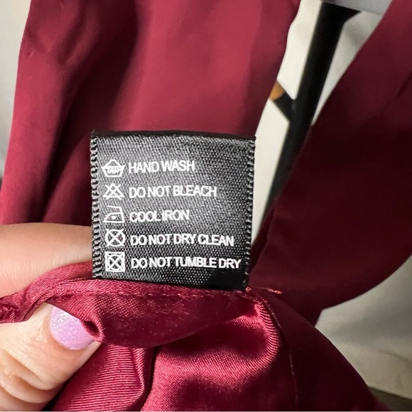 Olivaceous Burgundy Plunging Crop Top - Picture 5 of 6